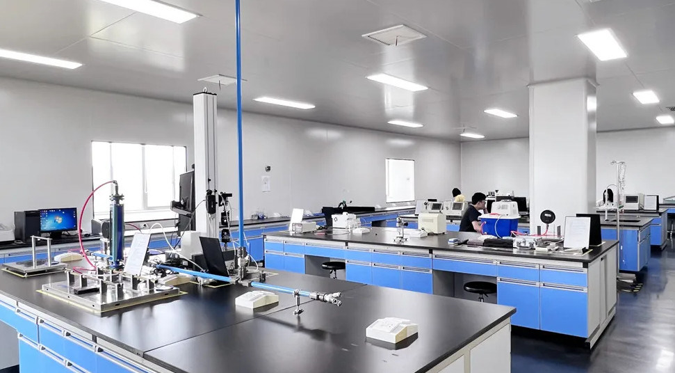 Zhejiang Runqiang Medical Instruments Co.,Ltd linea di produzione del fabbricante